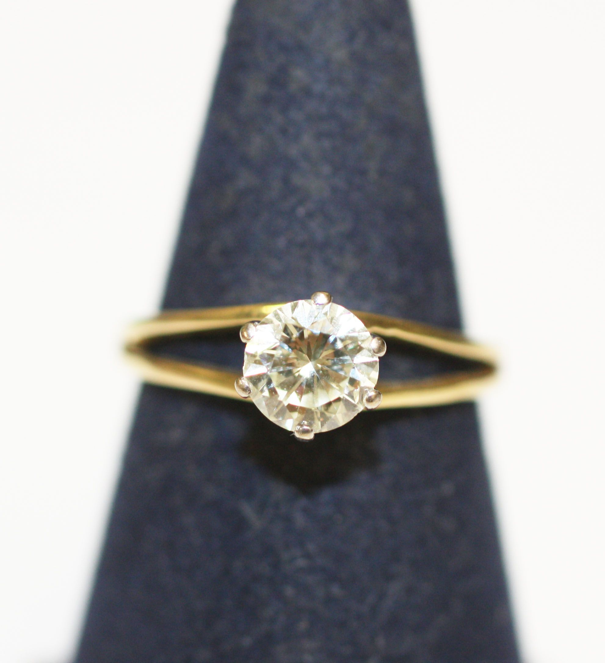 A diamond single stone ring,