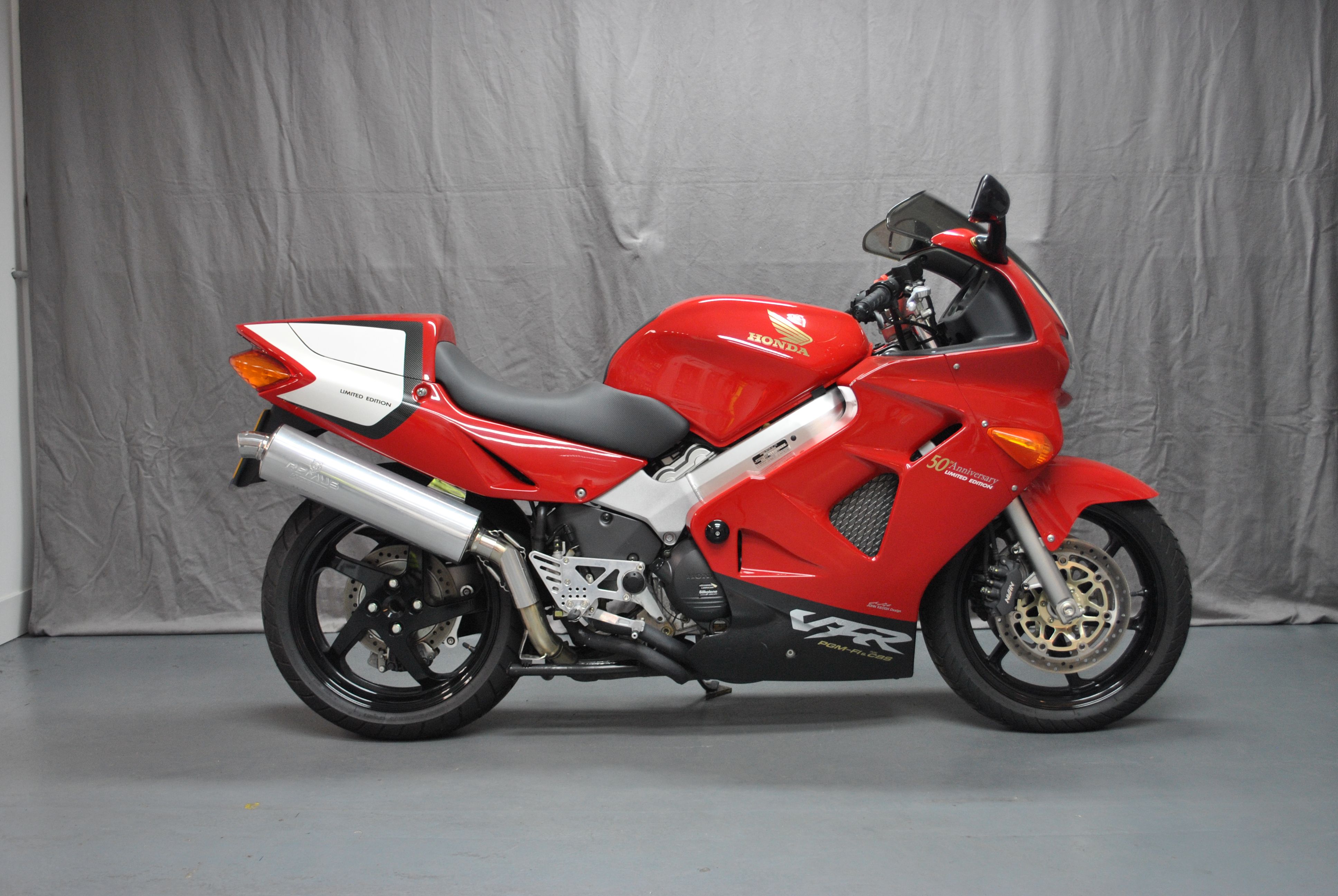 Bonhams 1999 Honda Vfr800 50th Anniversary Limited Edition Frame No Jh2rc46a9wm0064 Engine No Rc46e