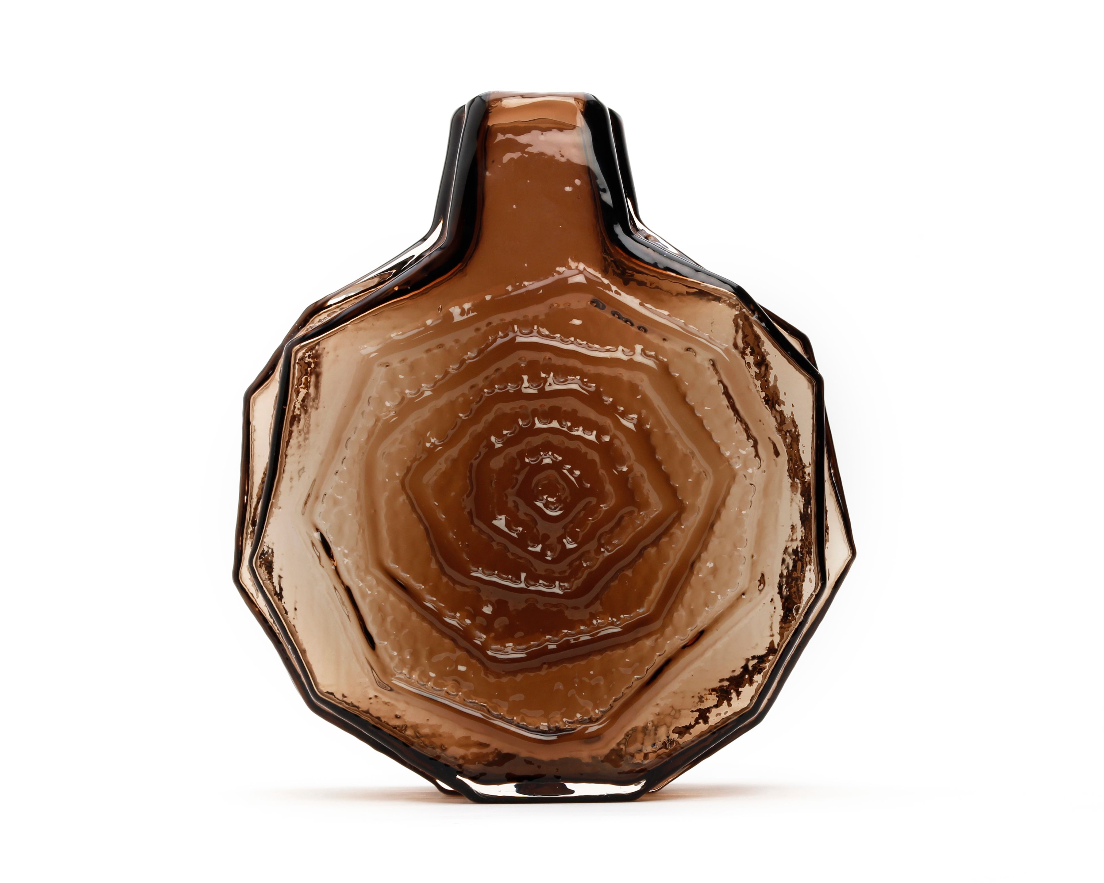 Bonhams A Whitefriars cinnamon brown glass 'banjo' vase, by Geoffrey