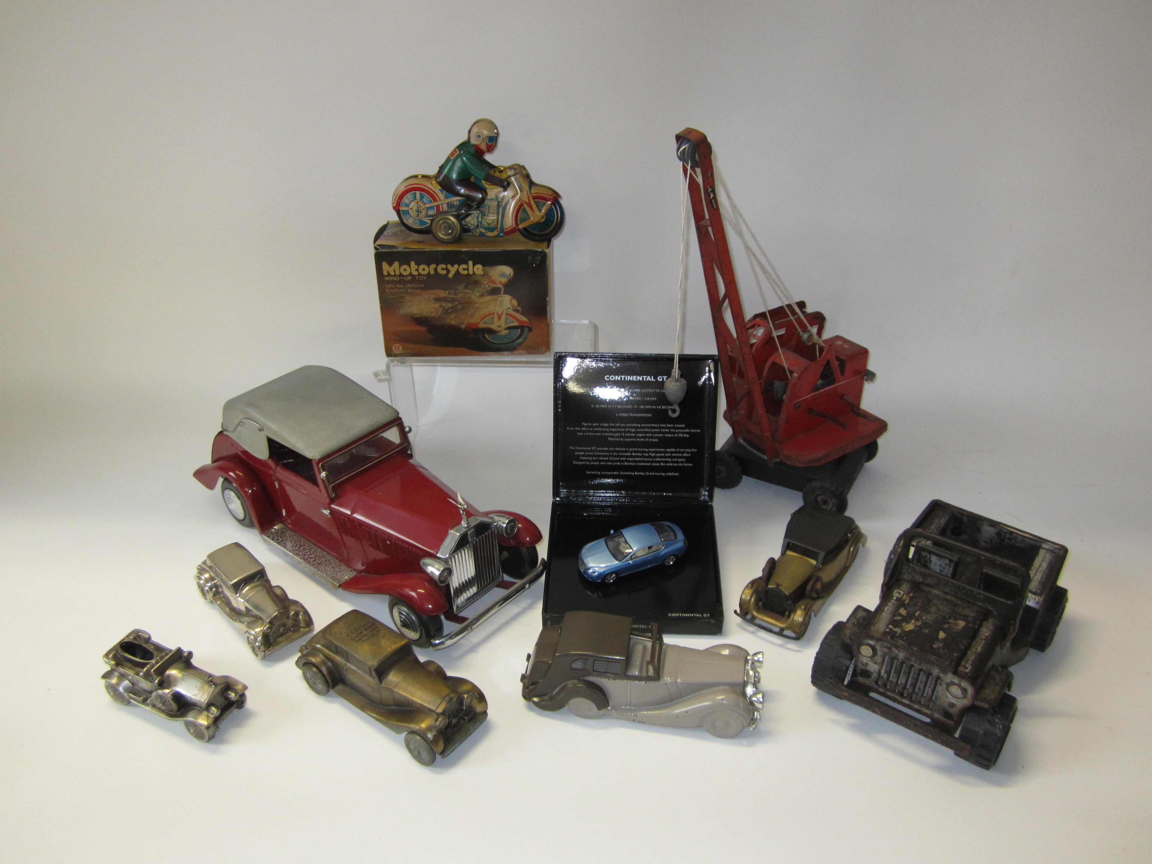 Bonhams Cars : Assorted tinplate toys and collectable models,