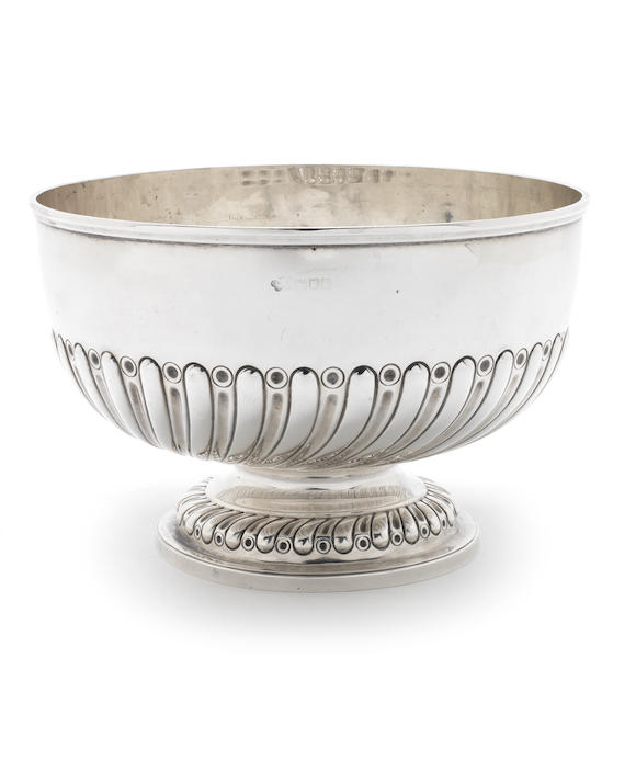 Bonhams : An Edwardian silver rose bowl by Goldsmiths & Silversmiths Co ...