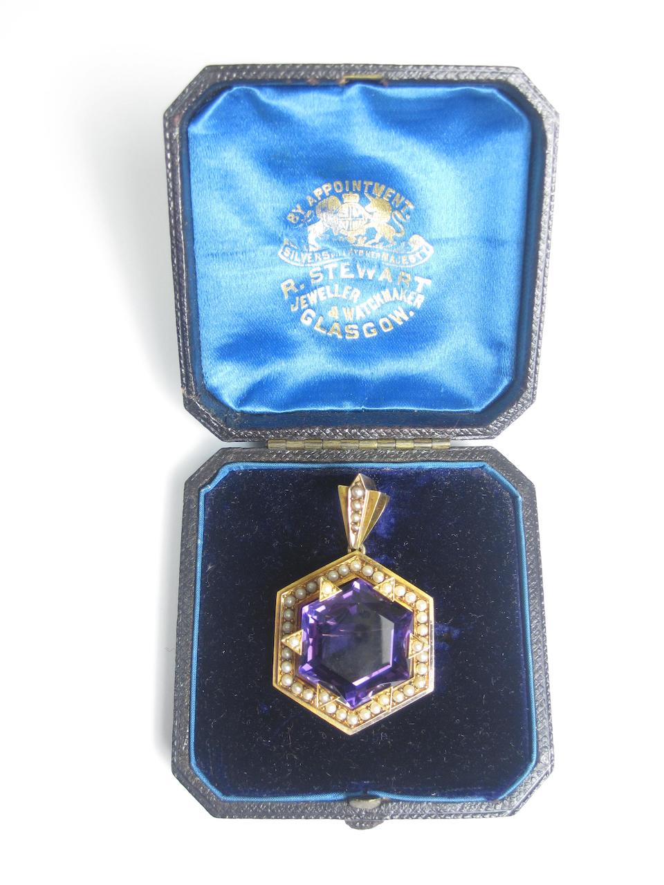 Bonhams : A Victorian amethyst and seed pearl brooch/pendant