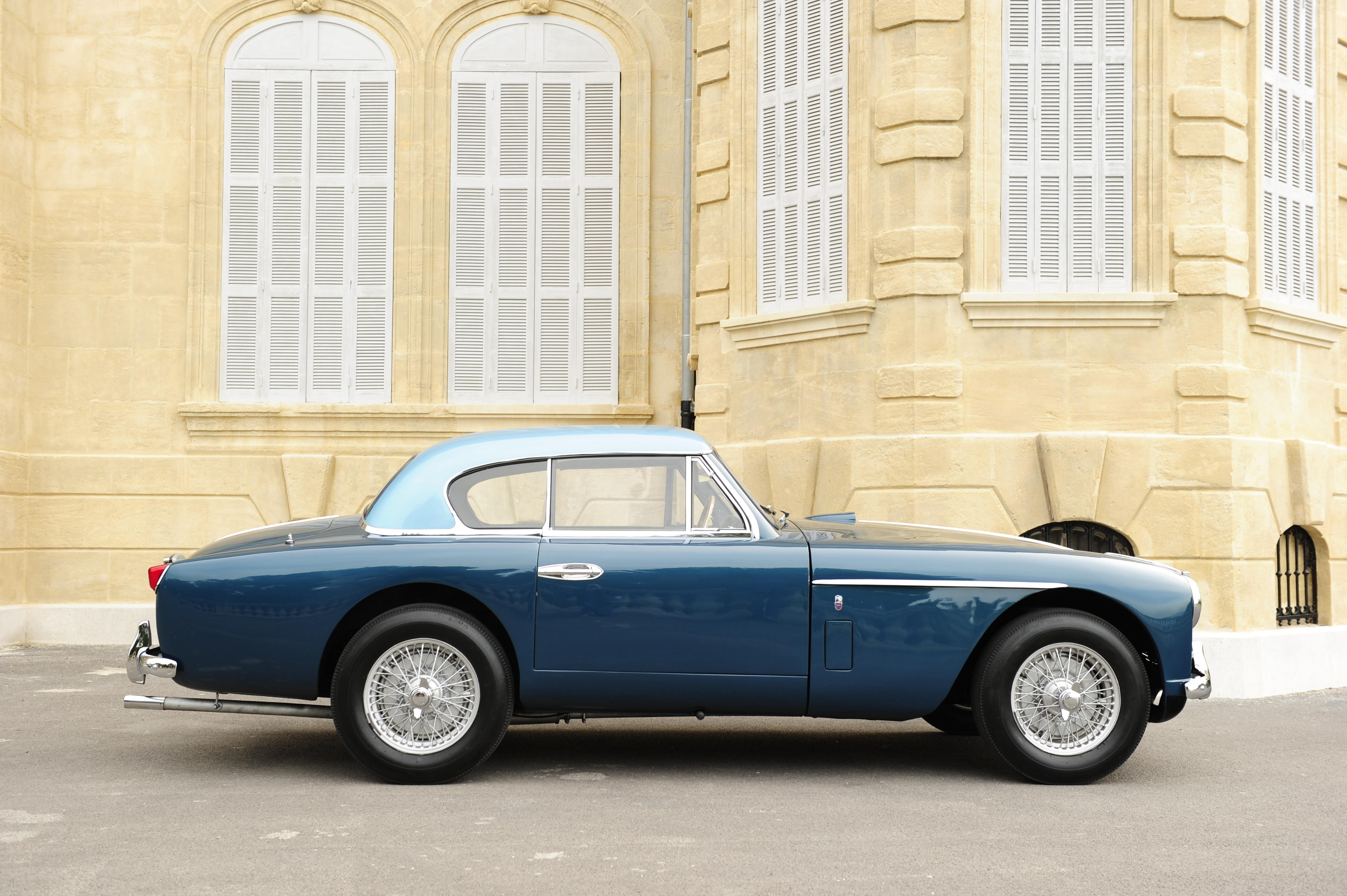 Aston martin db2 4