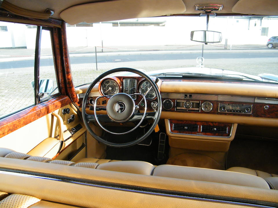 W100 Pullman салон