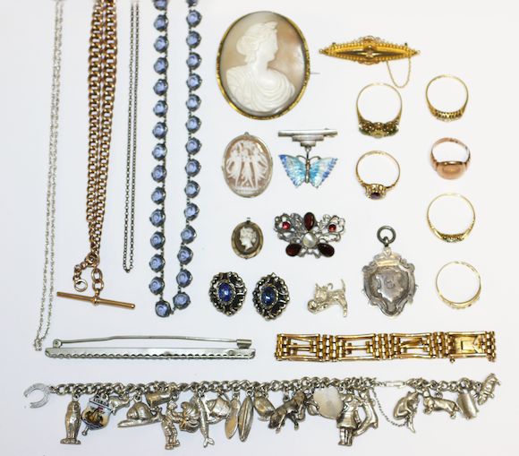 Bonhams A collection of jewellery items,