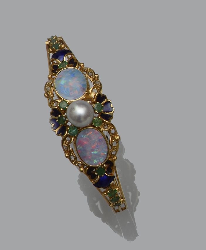 A gem set hinged bangle
