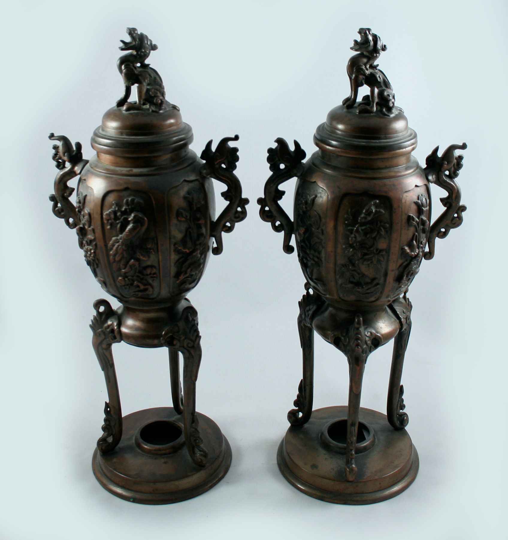 Bonhams A pair of Japanese tripod bronze censers Late Meiji period