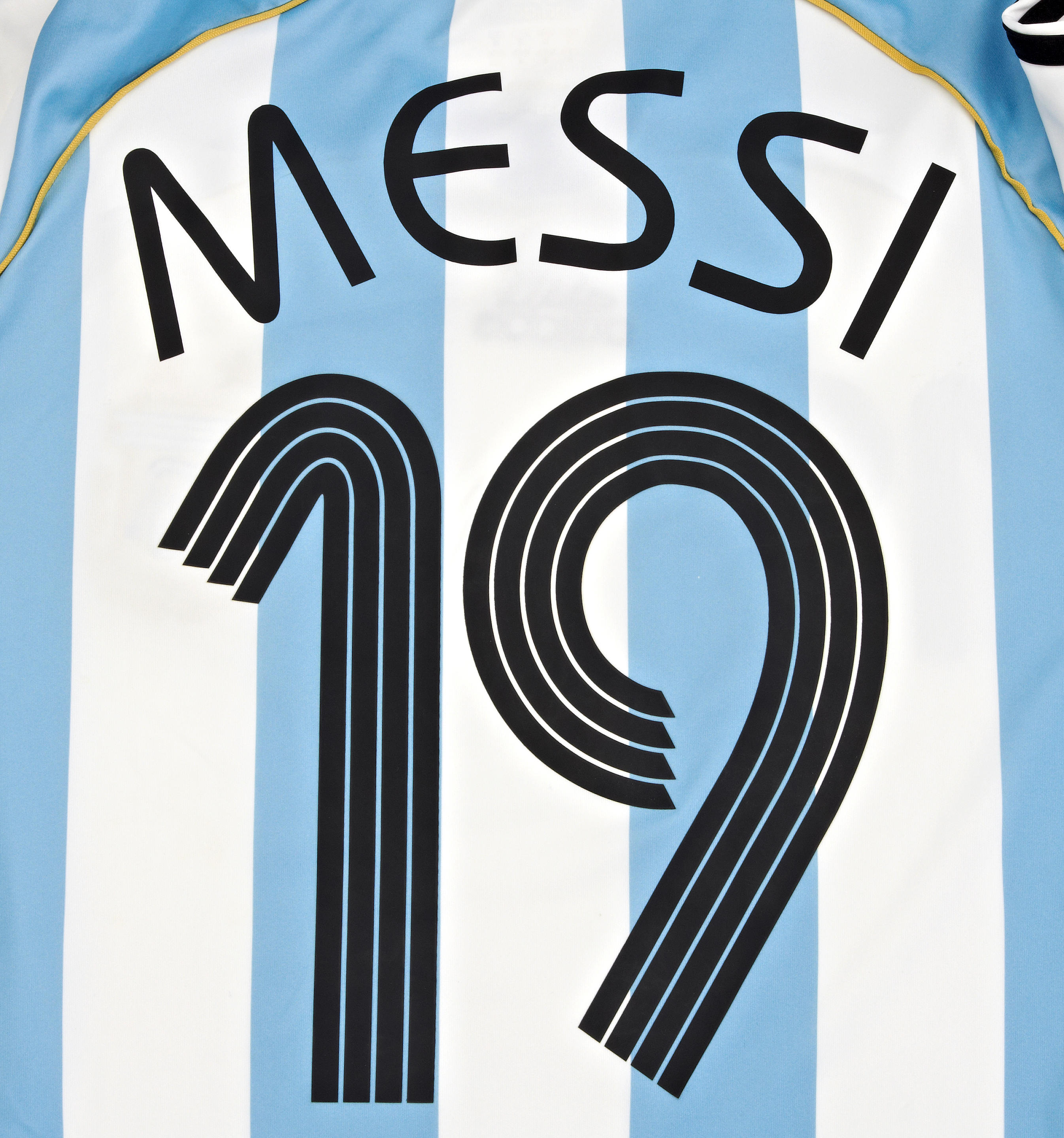 Bonhams : 2006 World Cup Messi match worn Argentina shirt