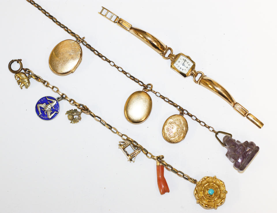 Bonhams : A small collection of jewellery (5)