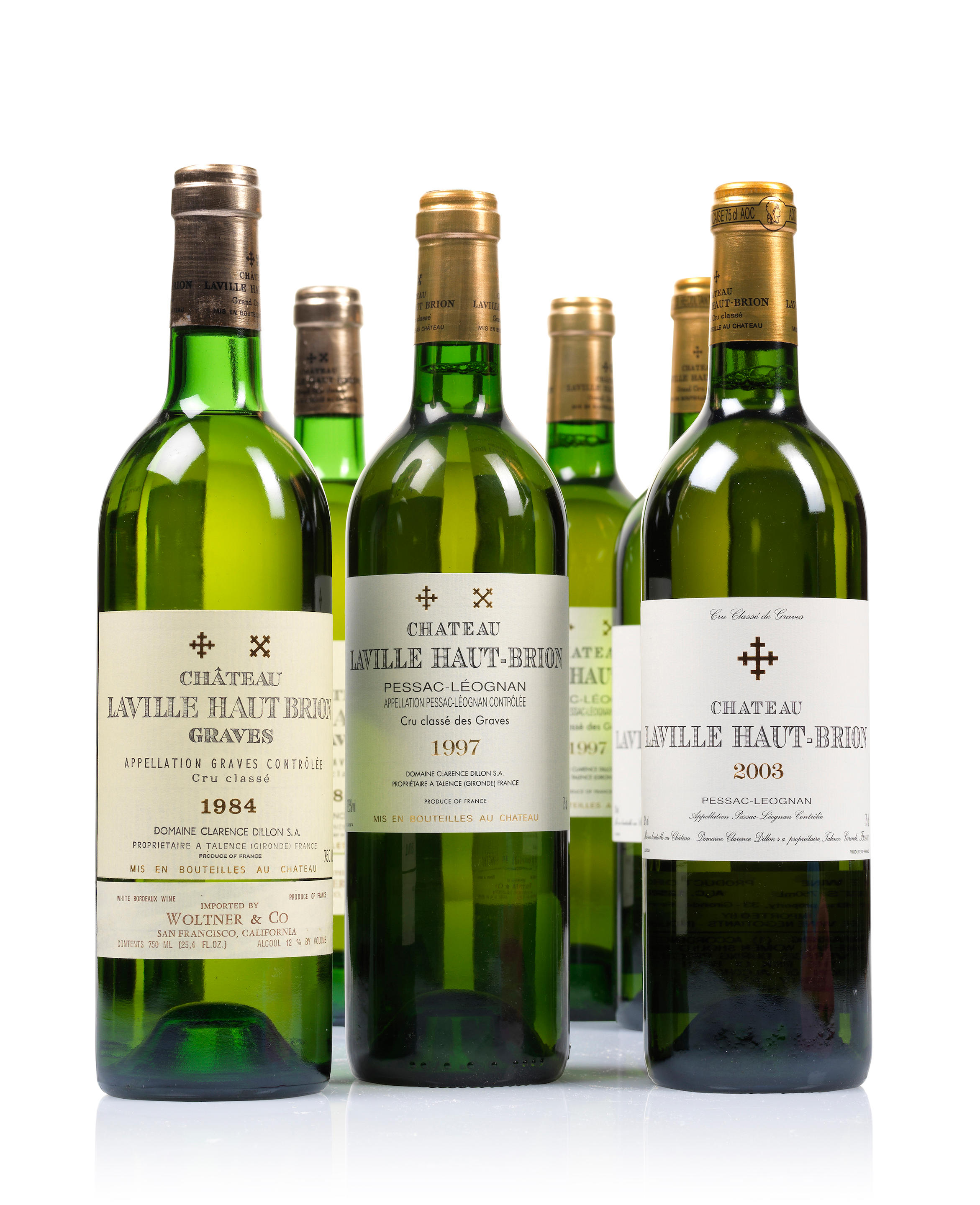 Lot de 4 bouteilles dont 3 bouteilles de CHÂTEAU LAVILLE…