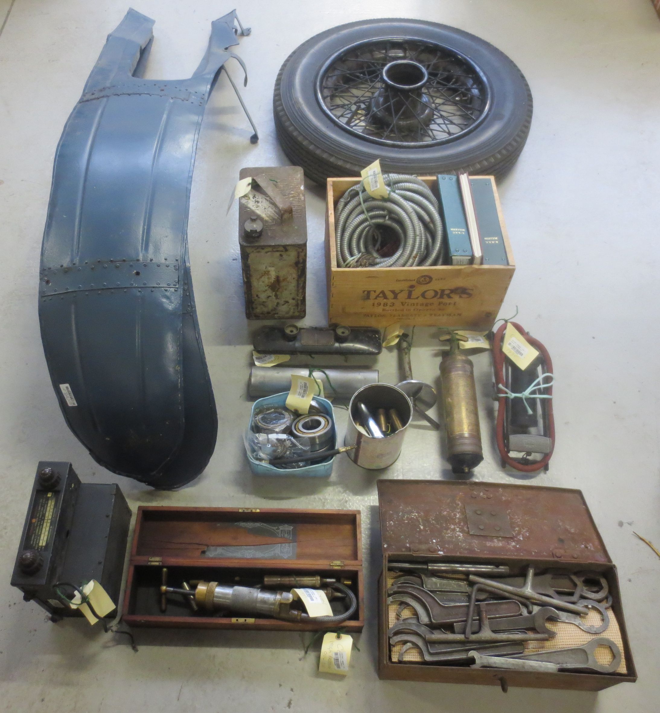 Bonhams Cars A collection of various automobilia accessories,