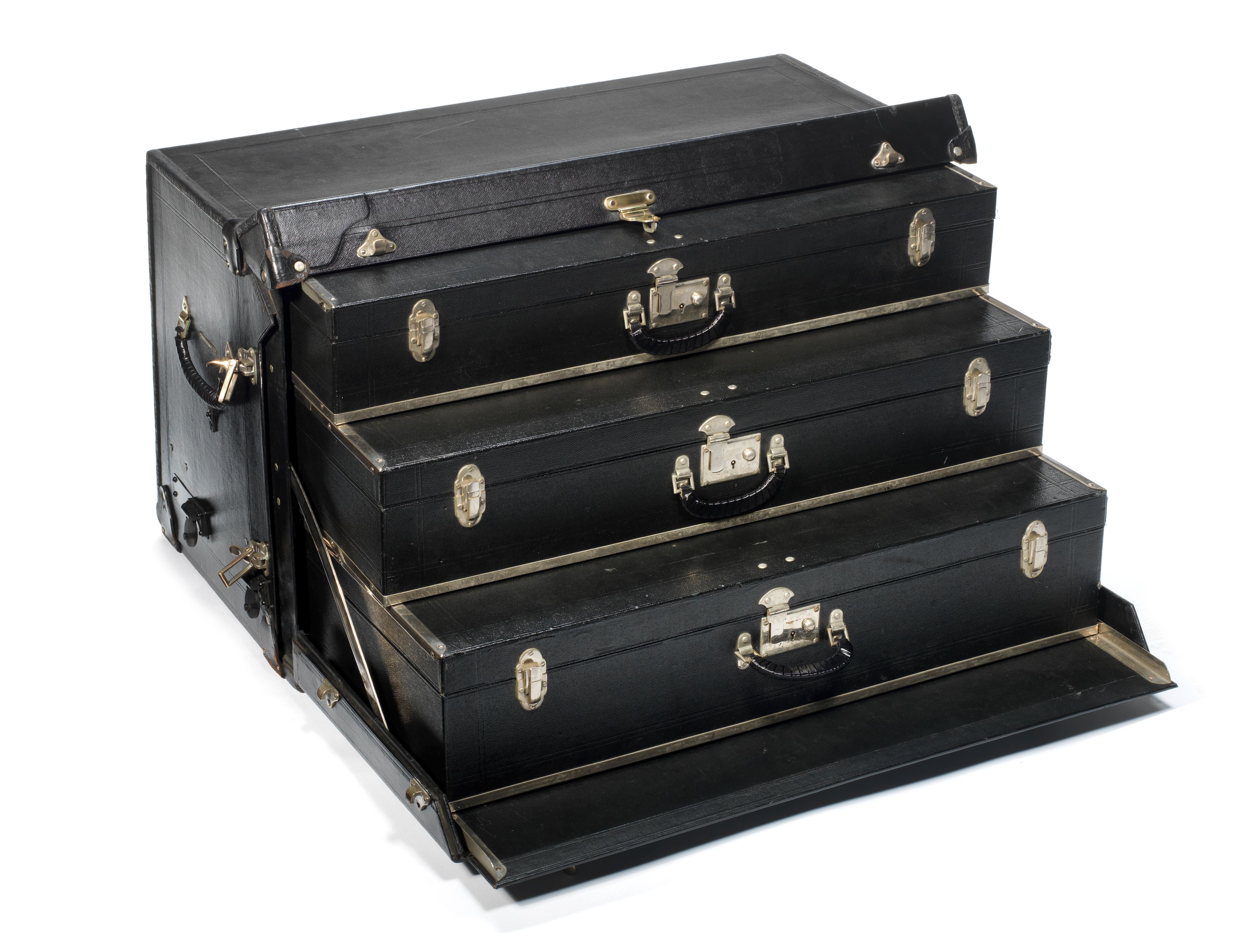 Bonhams Cars A large vintage car trunk with three graduated cases, by