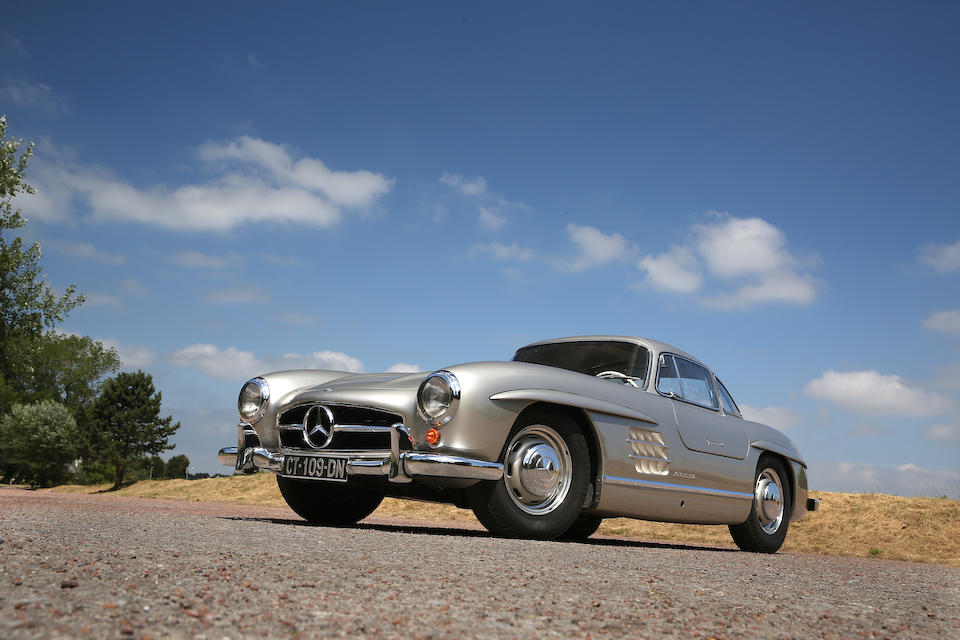 Mercedes Gullwing 300 SL 1080 1080