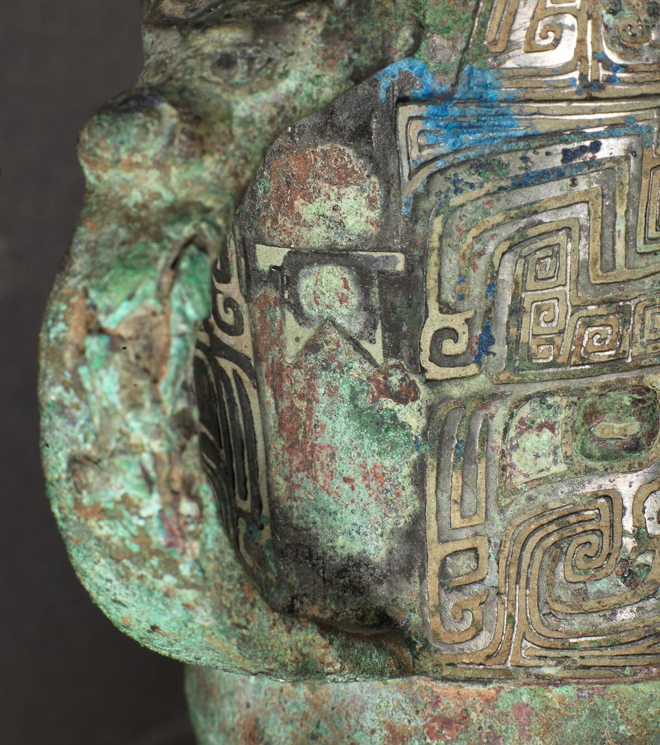 An archaic bronze inscribed ritual wine vessel, jue Late Shang Dynasty, 12th-11th century BC (2)