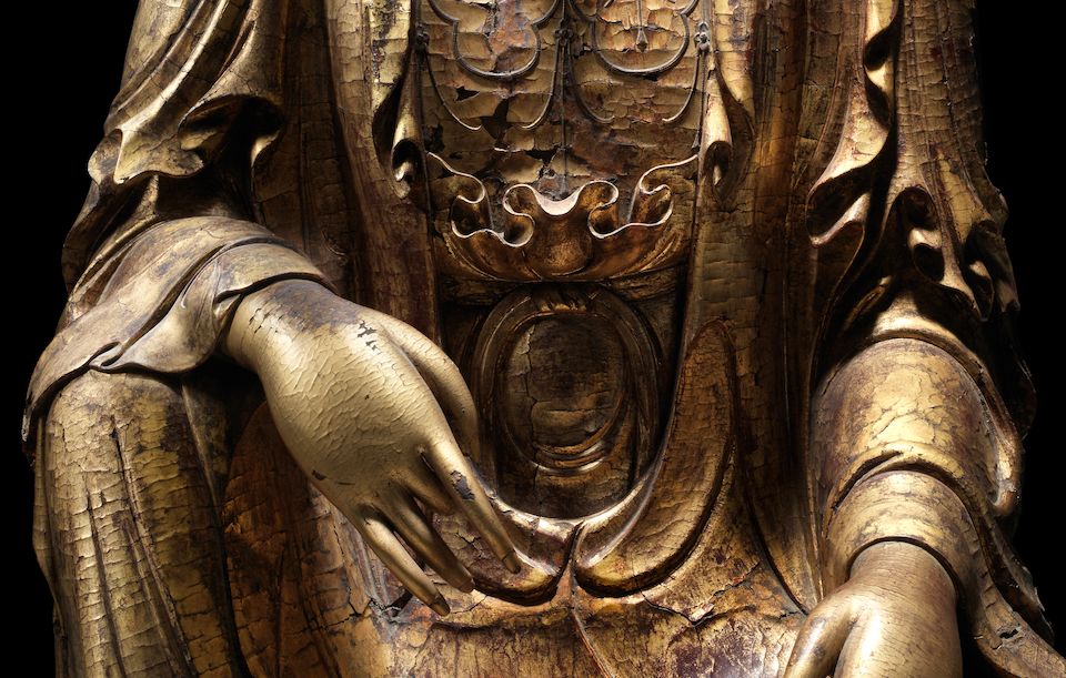 A rare and large gilt-lacquered wood figure of Guanyin 17th/18th century