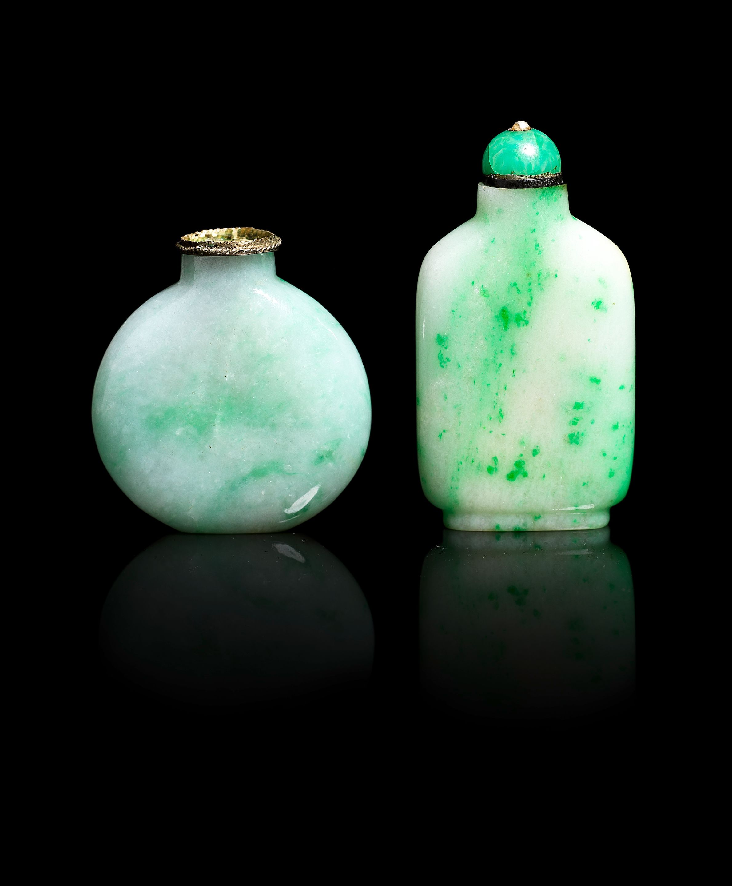 Two jadeite snuff bottles (4)