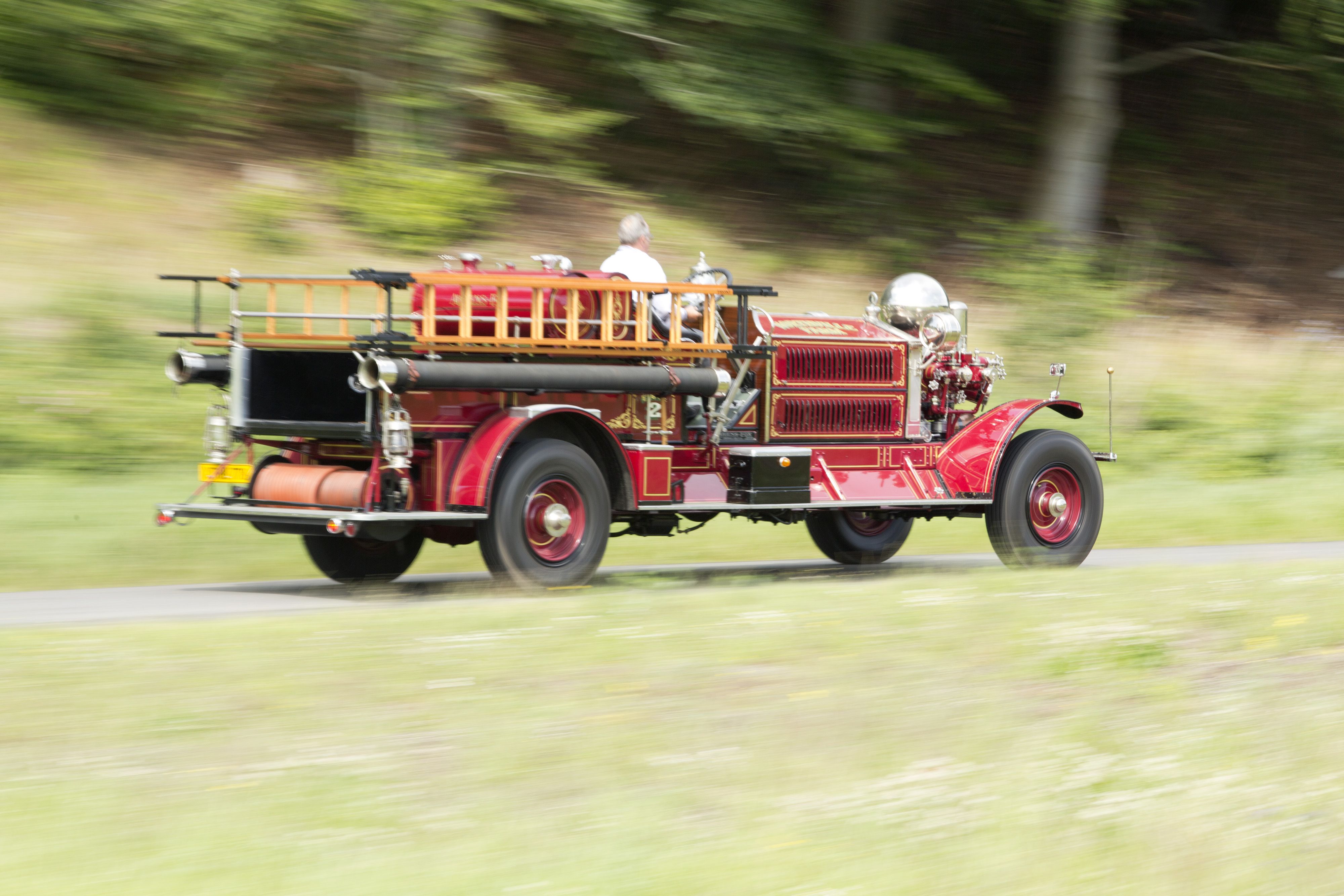 Este camión de bomberos es un Ahrens-Fox N-S-4 de 1927 ¡Y ahora está a subasta
