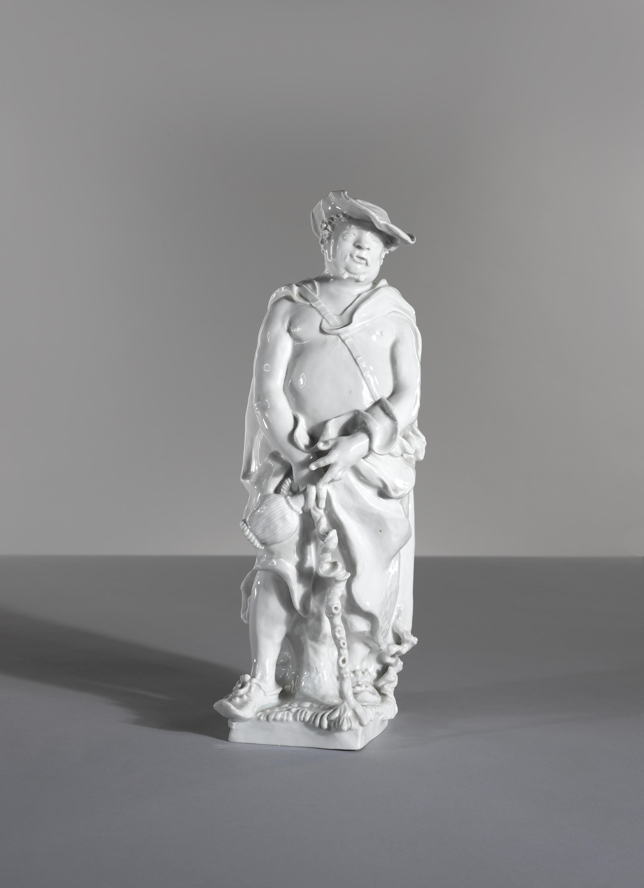 Figure en porcelaine représentant un philosophe, Meissen, circa 1923, E.A...