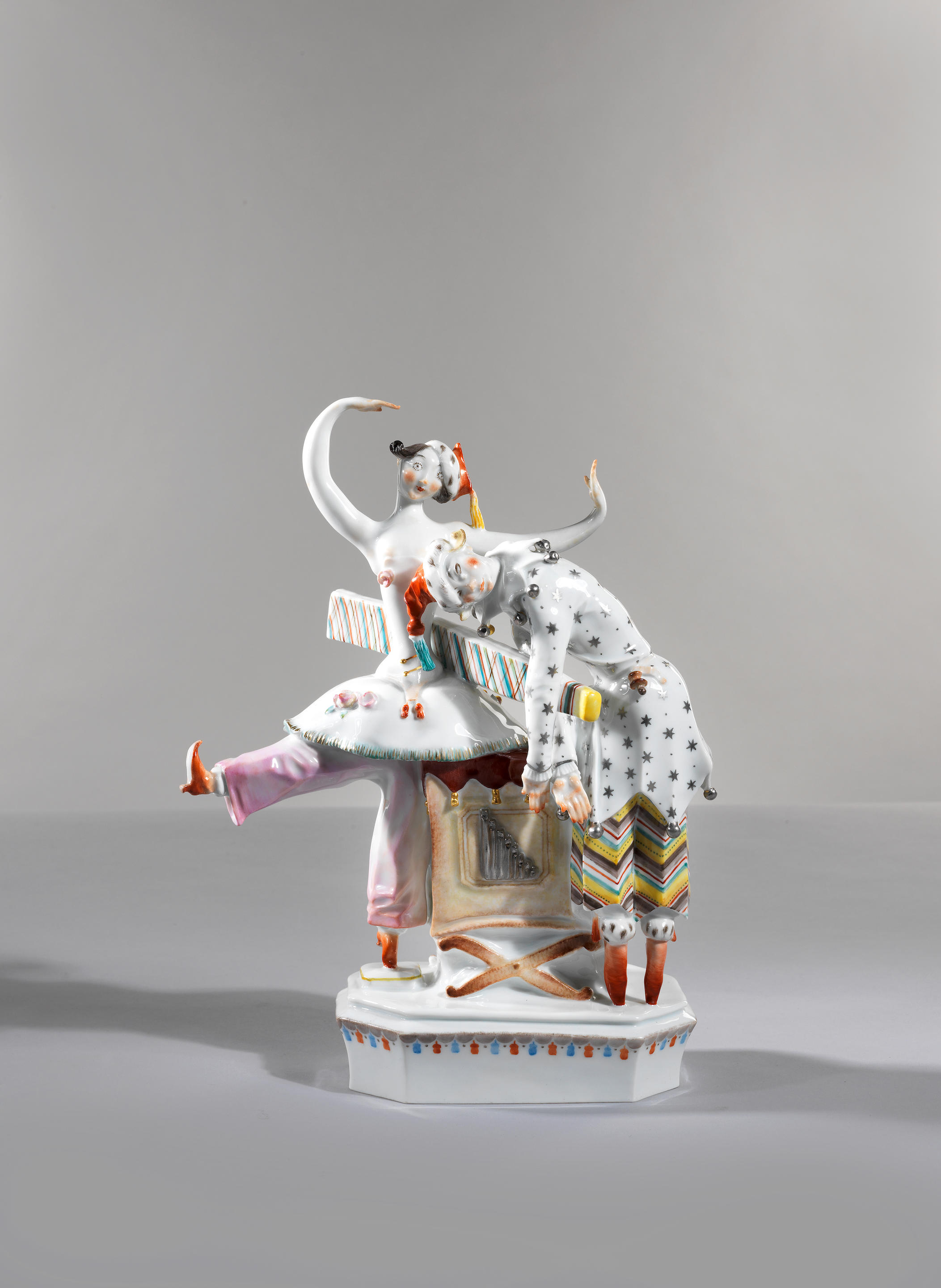 Très rare groupe en porcelaine figurant Petruschka, Meissen, circa...