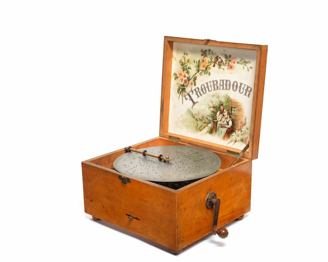 An 8 3/4 inch Troubadour disc musical box, German, Circa 1910,