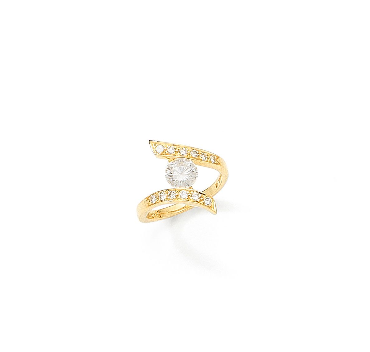 A diamond crossover ring, by Grima