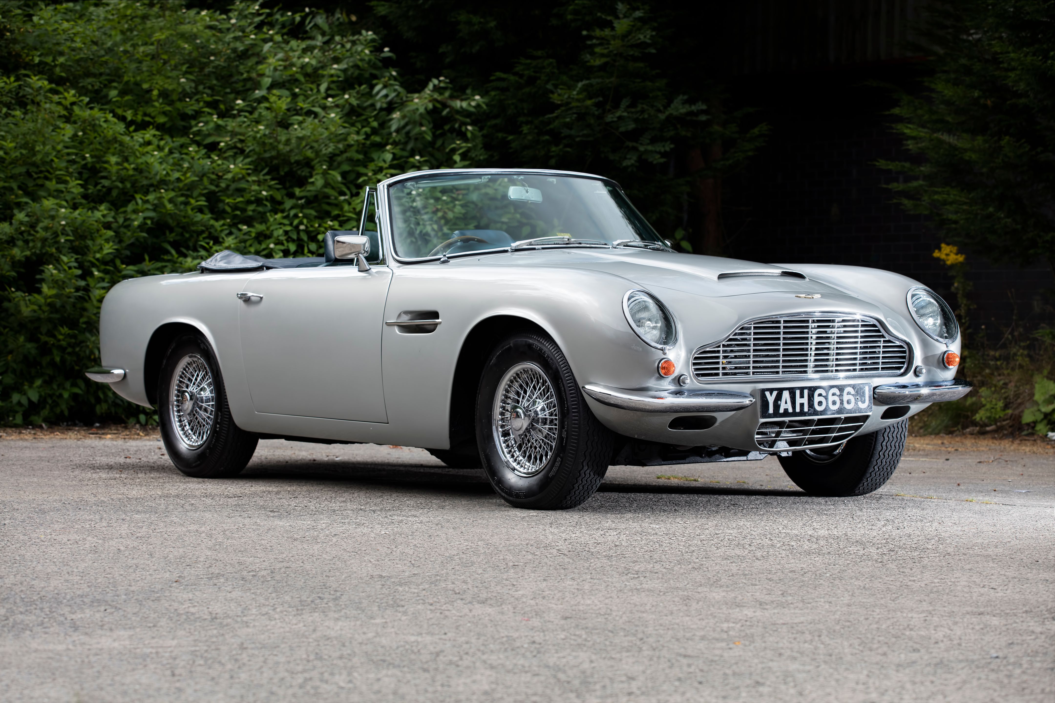Bonhams Cars : One owner since 1971, one of only 21 examples,1970 Aston  Martin DB6 Mk2 Volante Chassis no. DB6MK2/VC/3783/R Engine no. 400/4682, image size:4320x2880