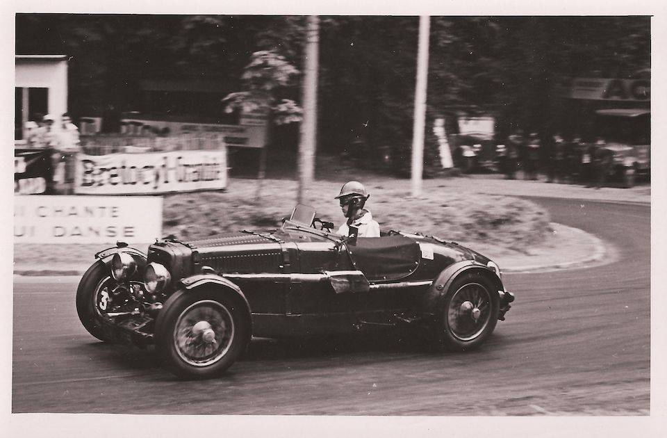 Engagée aux 24 Heures du Mans 1935 par l'usine, 5e  de sa classe,Aston Martin Ulster Sports deux places 1935