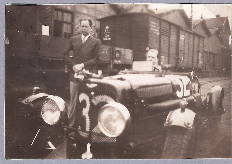 Engagée aux 24 Heures du Mans 1935 par l'usine, 5e  de sa classe,Aston Martin Ulster Sports deux places 1935