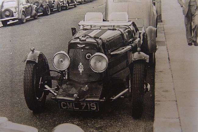 Engagée aux 24 Heures du Mans 1935 par l'usine, 5e  de sa classe,Aston Martin Ulster Sports deux places 1935