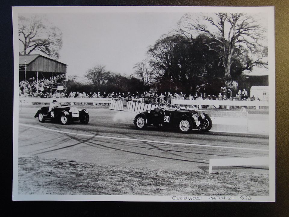 Engagée aux 24 Heures du Mans 1935 par l'usine, 5e  de sa classe,Aston Martin Ulster Sports deux places 1935