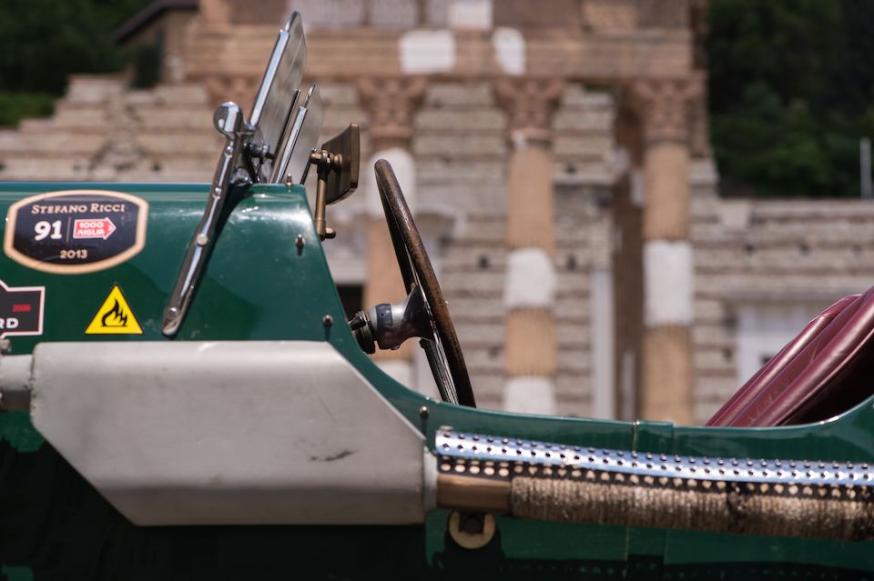 Engagée aux 24 Heures du Mans 1935 par l'usine, 5e  de sa classe,Aston Martin Ulster Sports deux places 1935