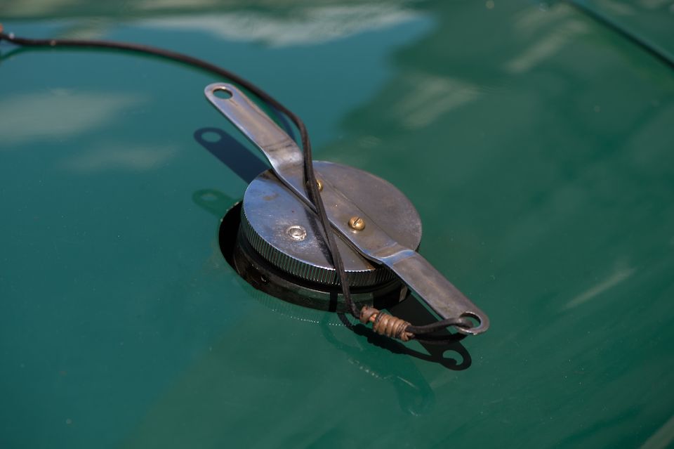 Engagée aux 24 Heures du Mans 1935 par l'usine, 5e  de sa classe,Aston Martin Ulster Sports deux places 1935