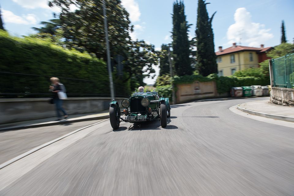 Engagée aux 24 Heures du Mans 1935 par l'usine, 5e  de sa classe,Aston Martin Ulster Sports deux places 1935