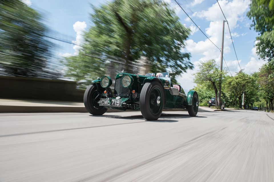 Engagée aux 24 Heures du Mans 1935 par l'usine, 5e  de sa classe,Aston Martin Ulster Sports deux places 1935