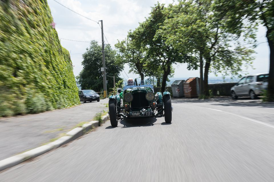 Engagée aux 24 Heures du Mans 1935 par l'usine, 5e  de sa classe,Aston Martin Ulster Sports deux places 1935