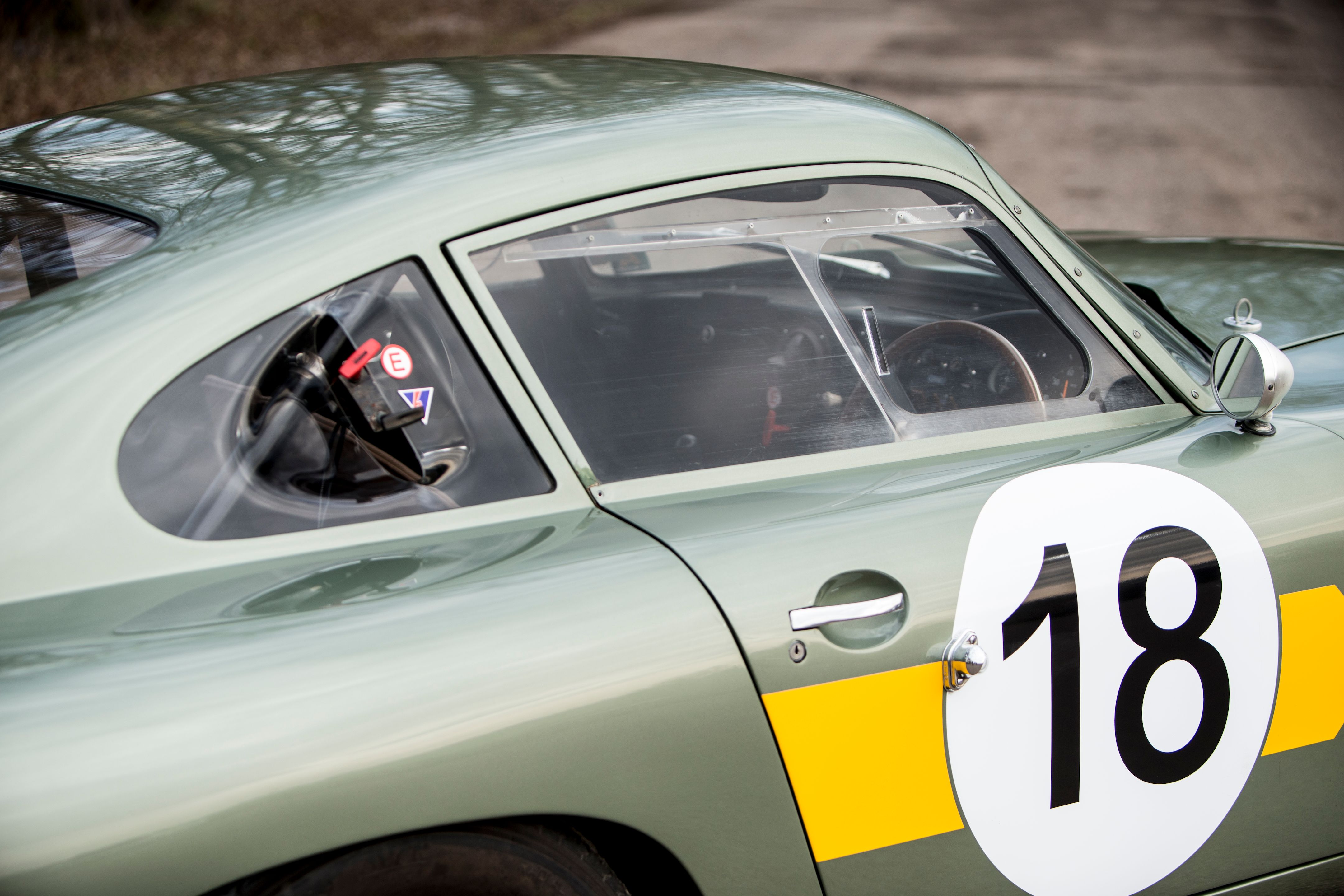 ASTON MARTIN P214 № 8 24h Le Mans, McLaren/Ireland (1963), green