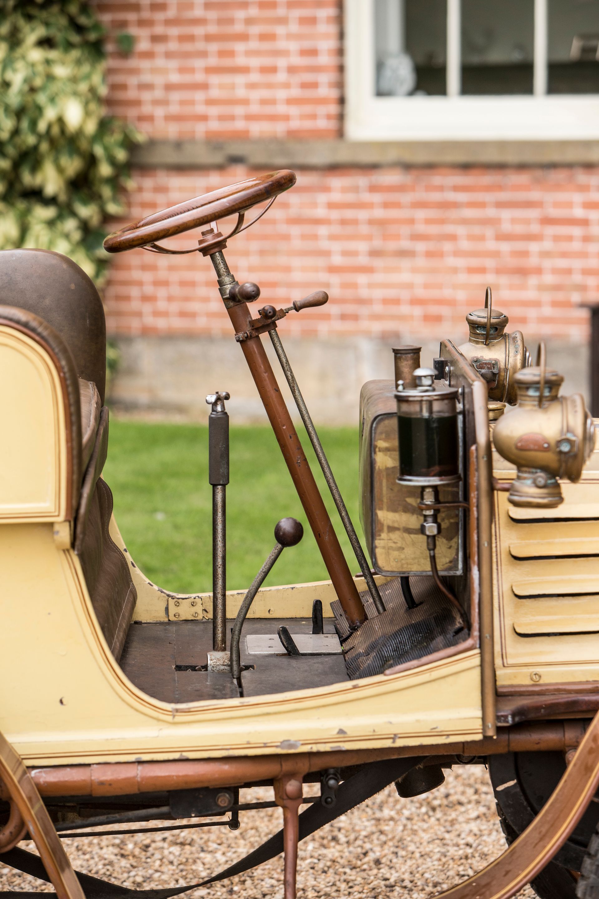 Category:Georges Richard Poney E tonneau 1897 (Cité de l'Automobile) - Wikimedia