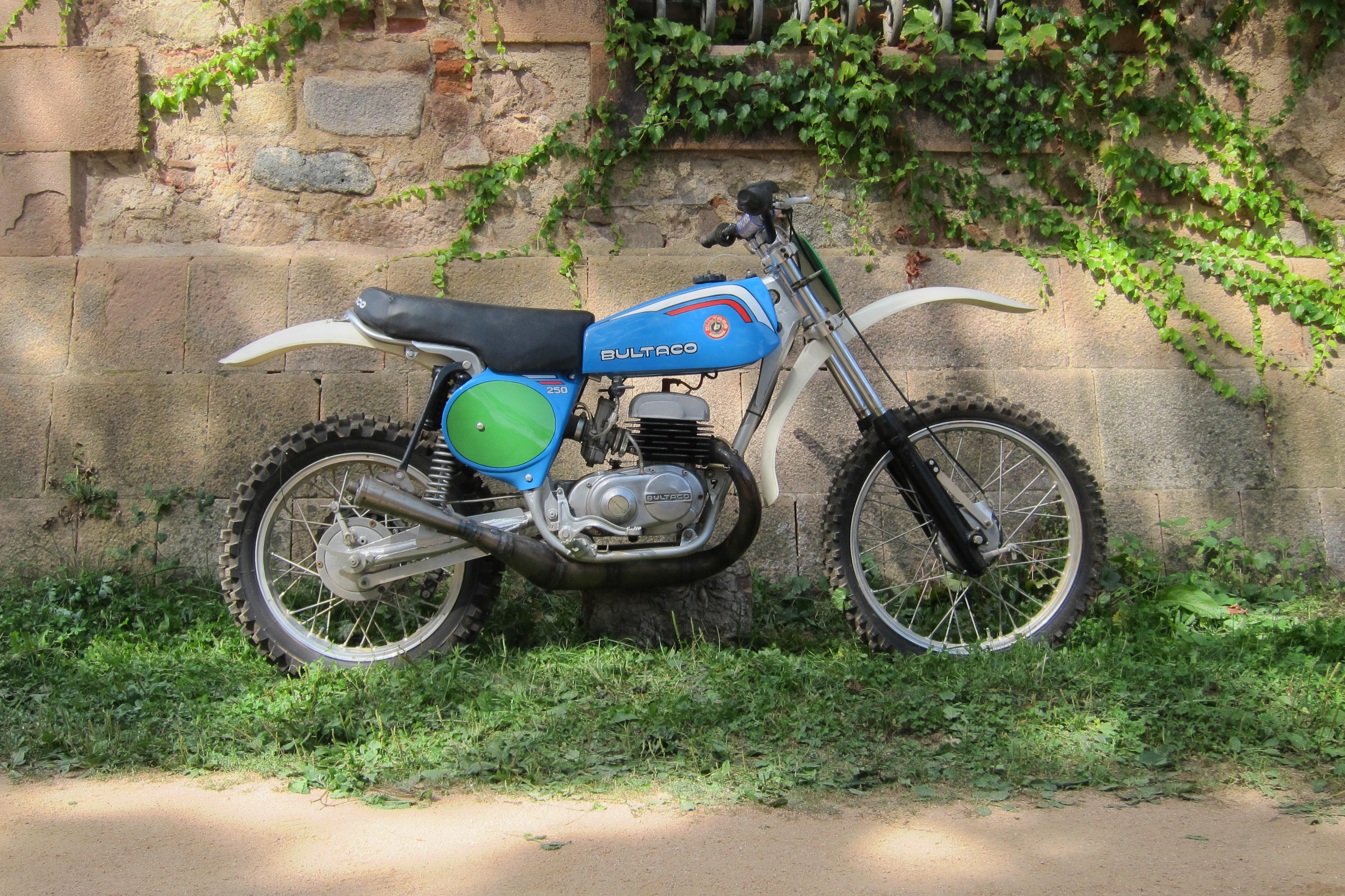 1975 bultaco pursang