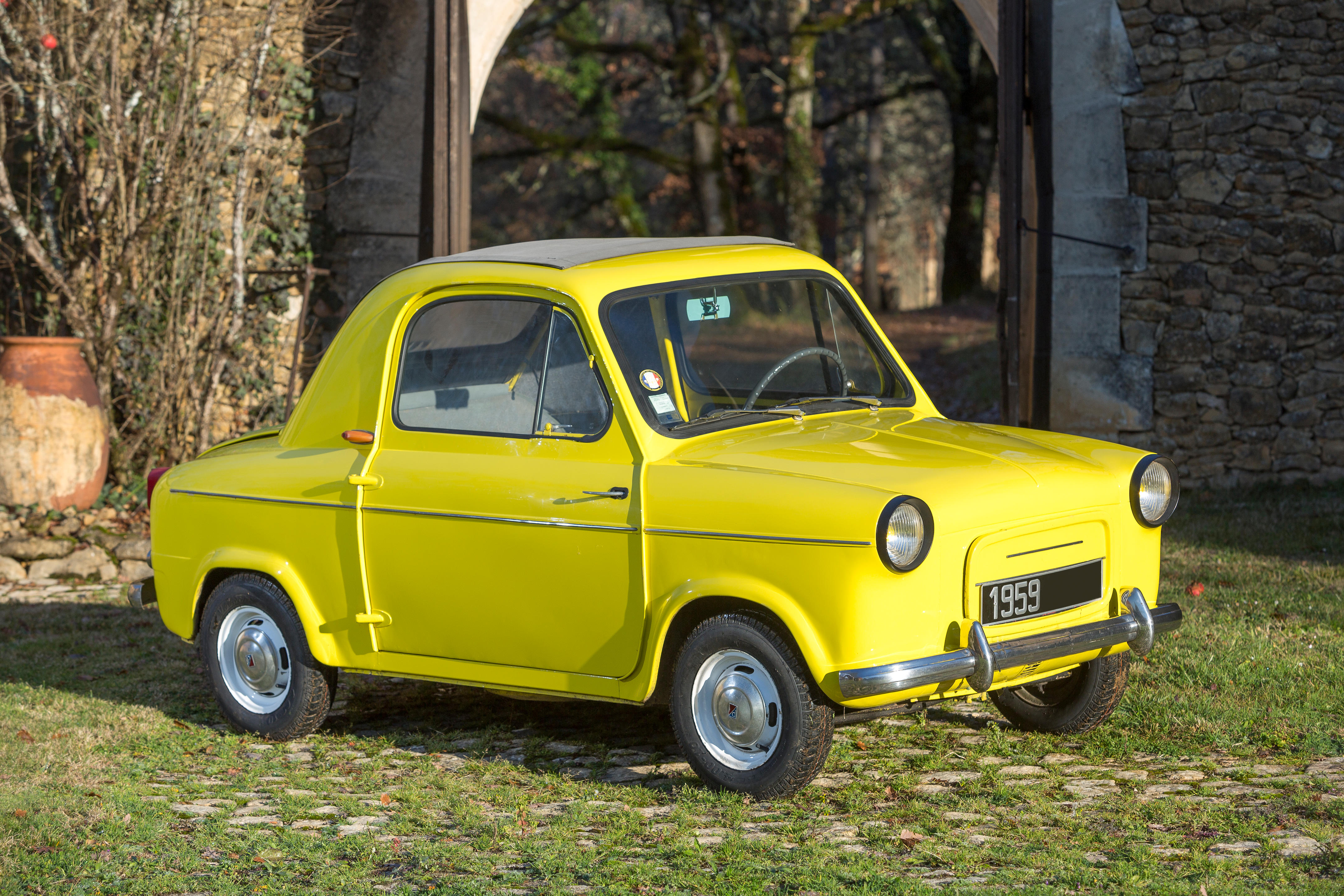 Vespa 400 автомобиль