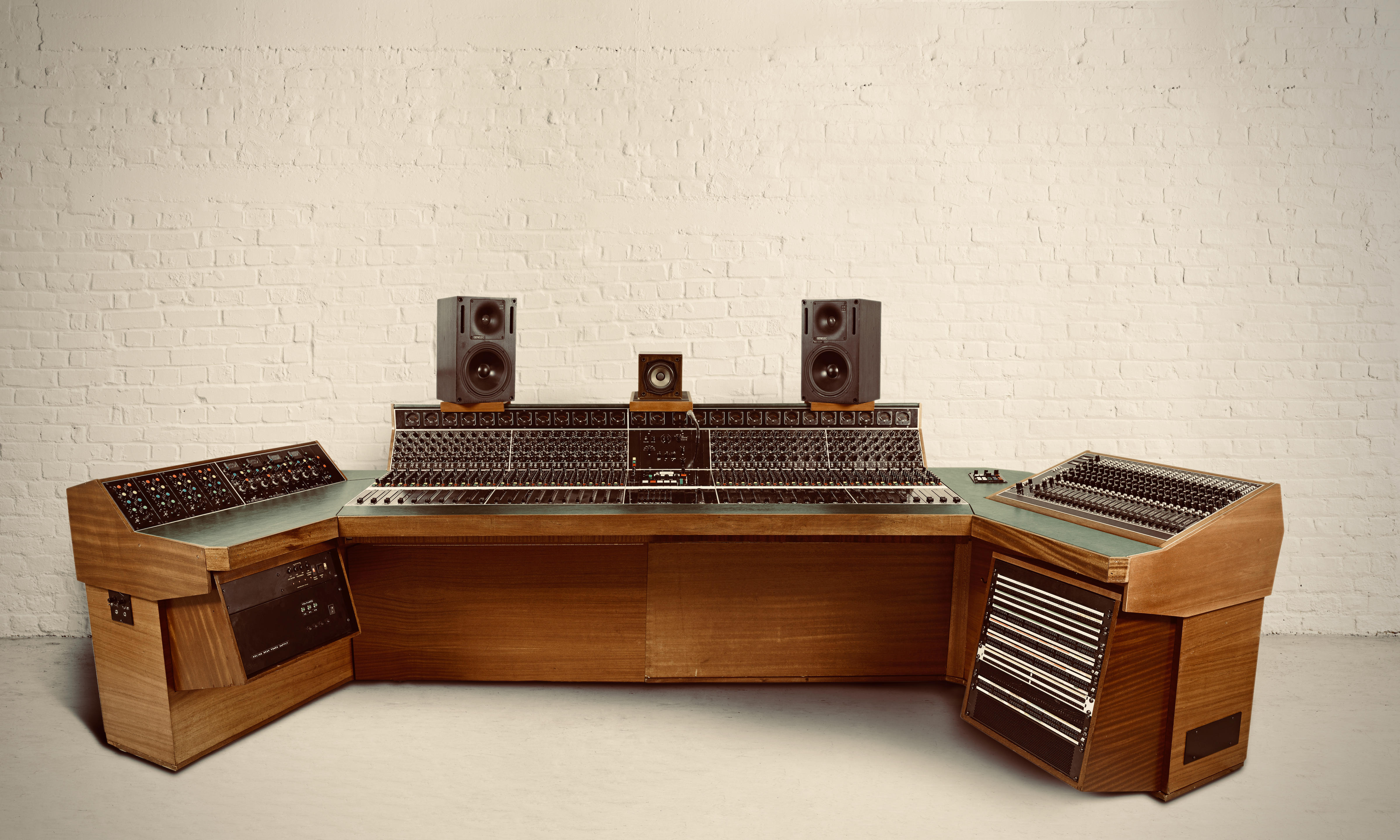 Bonhams : The HeliosCentric Helios console Constructed in 1996 through an  amalgamation of part of the Island Records Basing Street Studio 2 Helios  Console (1970-1974) used by artists such as; Led Zeppelin