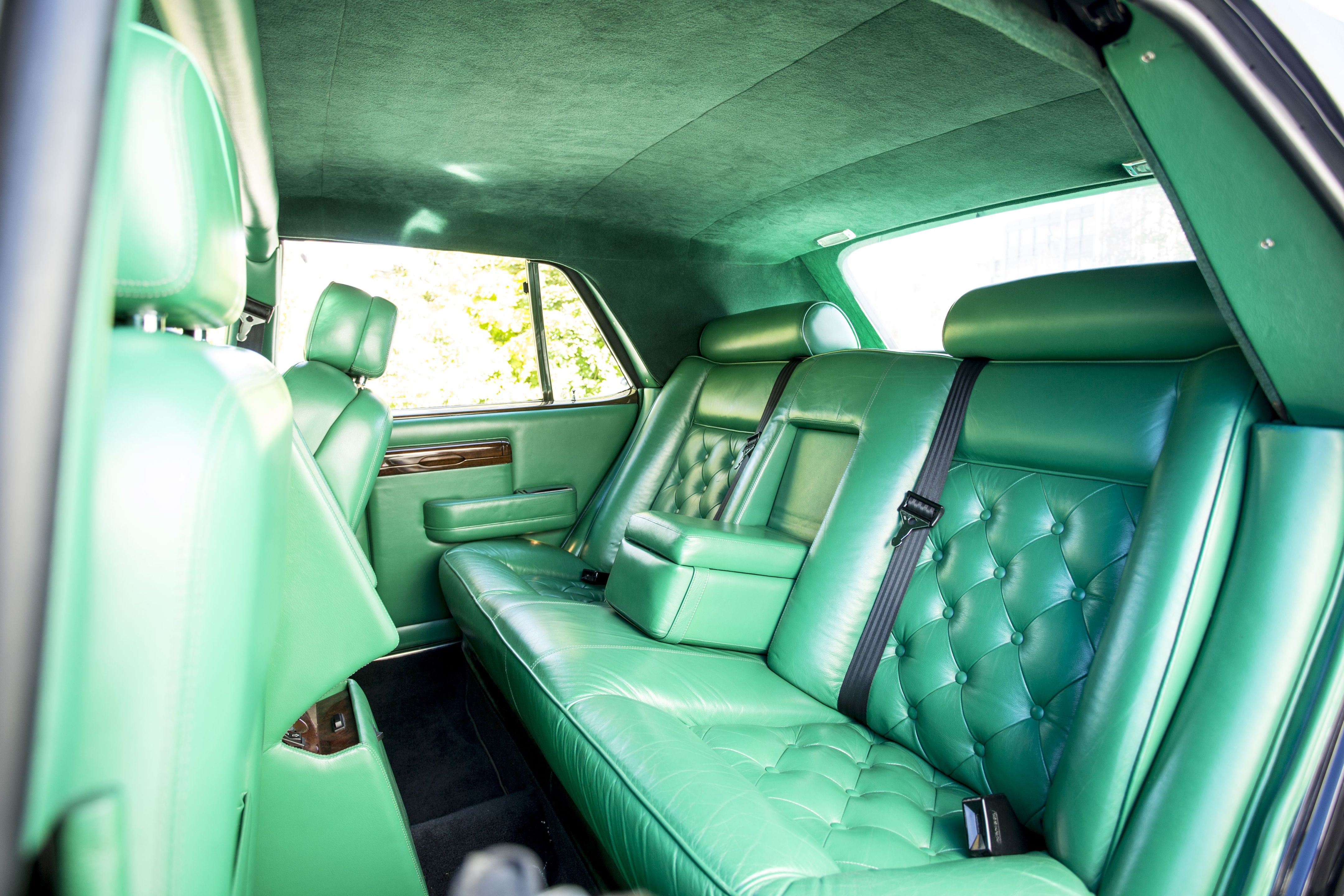 Un gros plan de l'intérieur d'une voiture photo – Image gratuite de Rolls  Royce sur Unsplash, image size:4320x2880