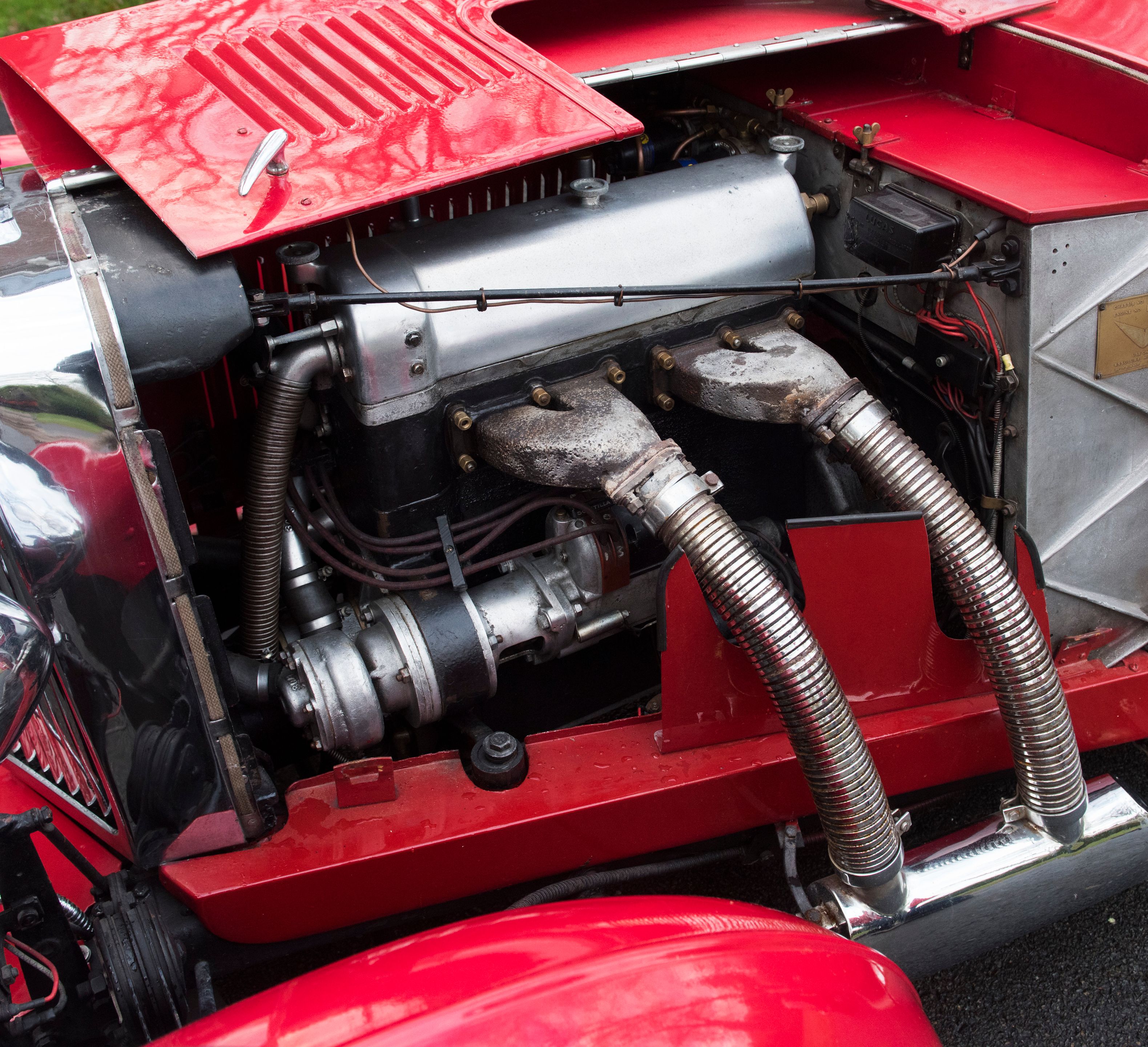 https://images1.bonhams.com/image?src=Images/live/2018-12/18/24832677-1-15.jpg