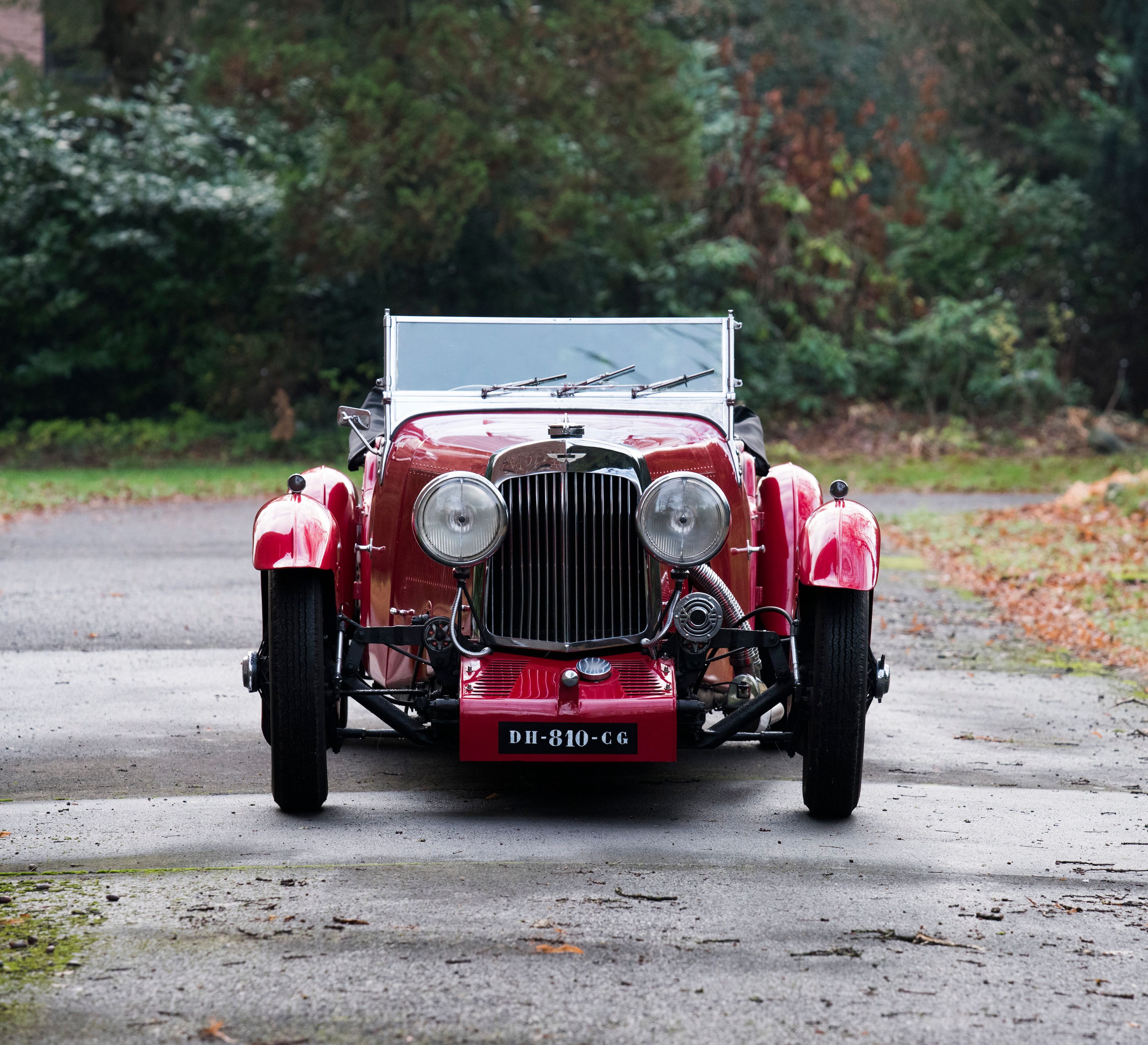 https://images1.bonhams.com/image?src=Images/live/2018-12/18/24832677-1-24.jpg