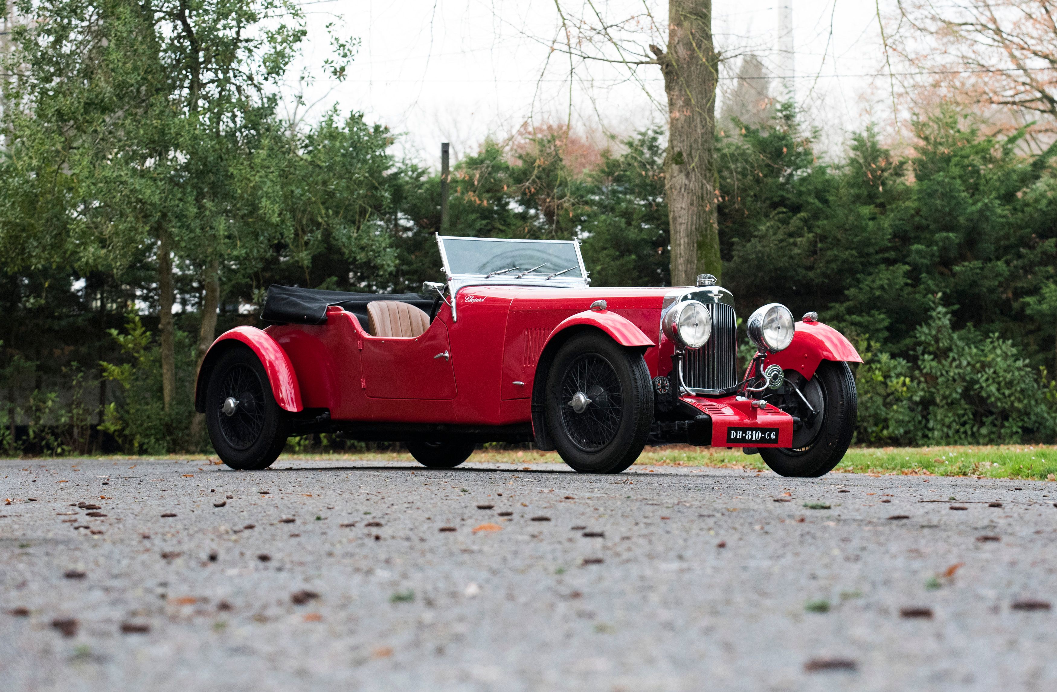 https://images1.bonhams.com/image?src=Images/live/2018-12/18/24832677-1-35.jpg