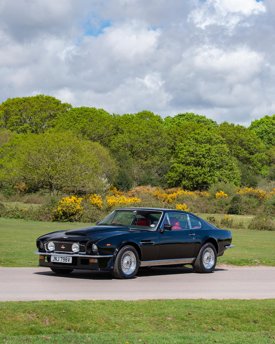 Aston Martin v8 Vantage 2010