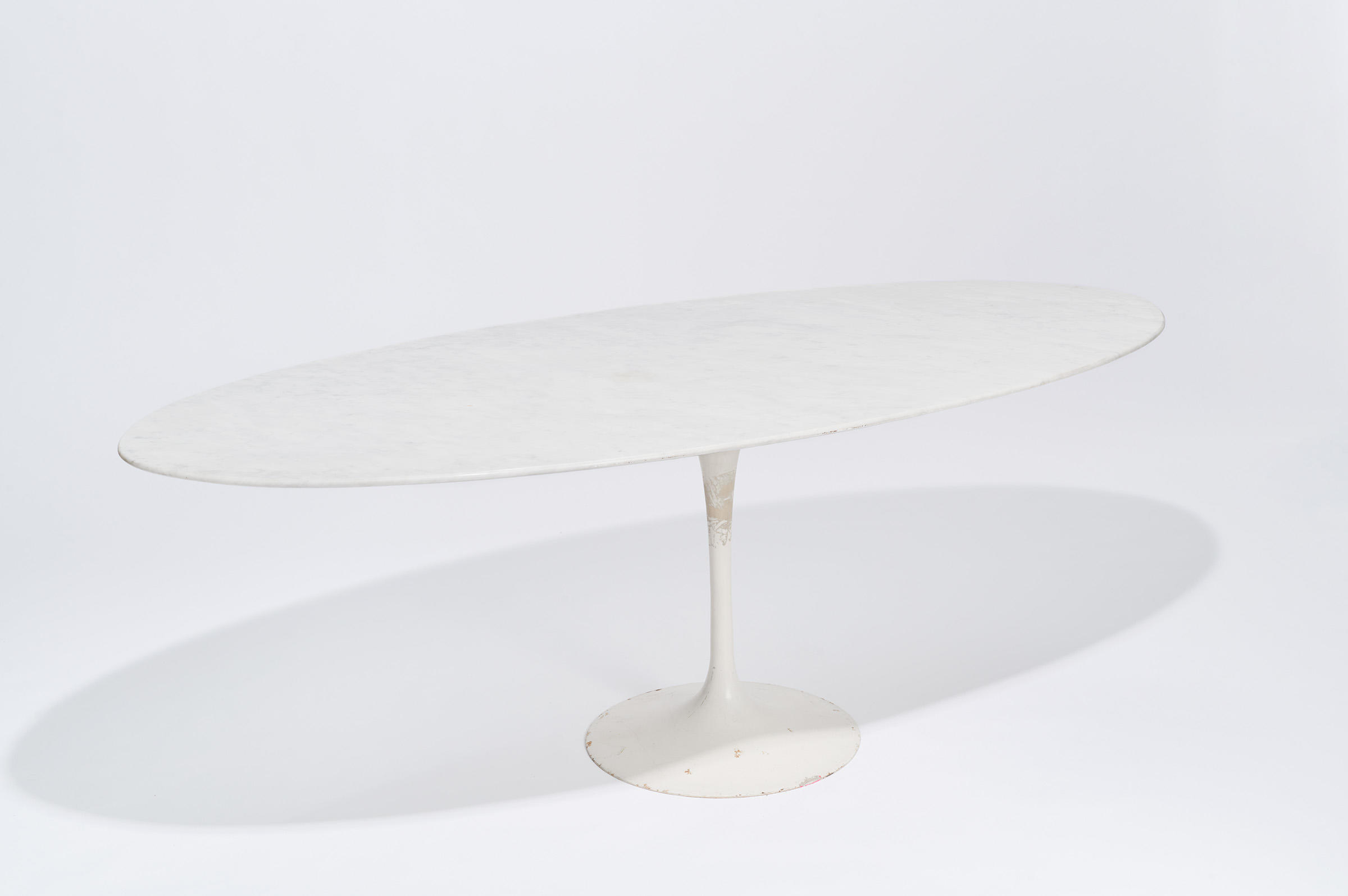 T 257 White Oval - kbgydeg
