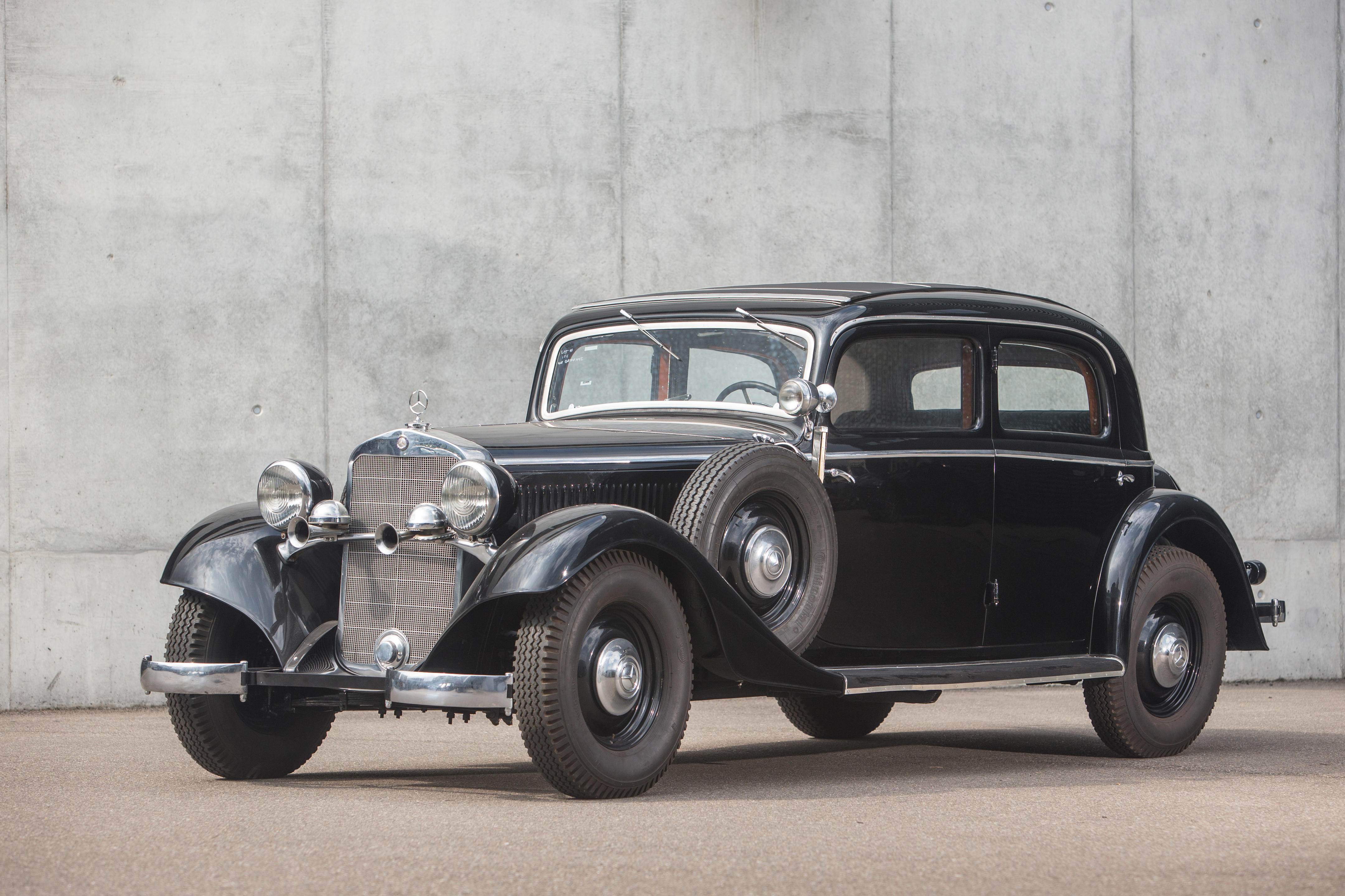 Мерседес Штирлица Mercedes-Benz 230