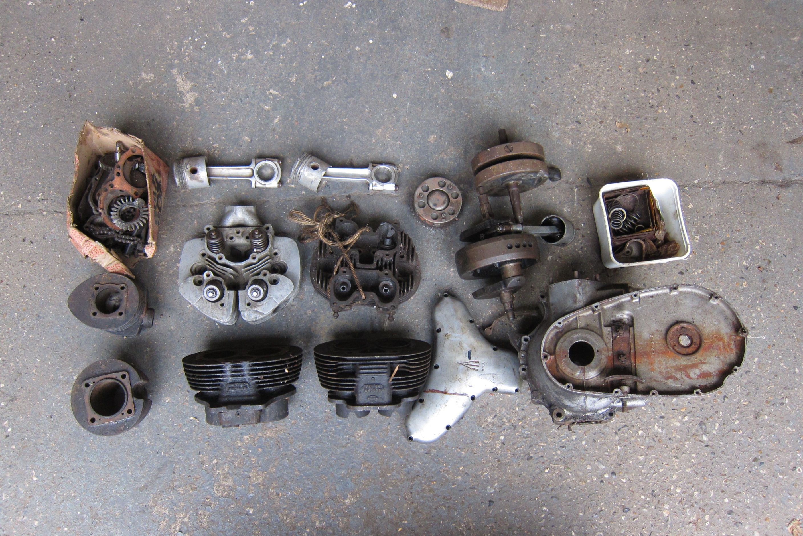 Bonhams Cars : A quantity of BSA engine parts ((Qty))