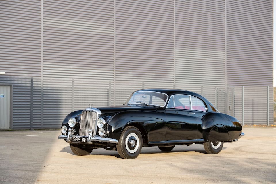 https://images1.bonhams.com/image?src=Images/live/2019-11/18/24938377-4-45.jpg&width=960