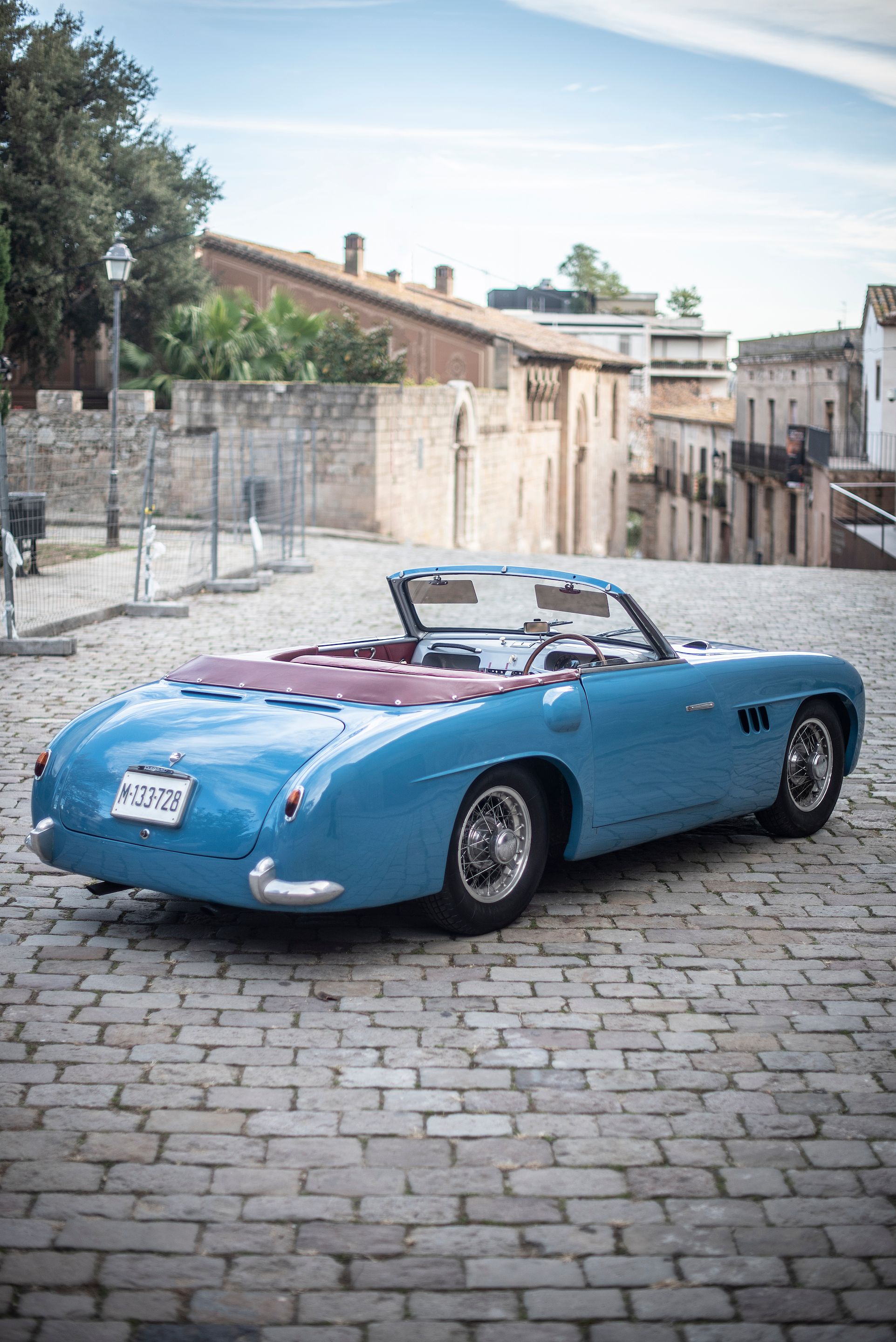 Matrix 1/43 Pegaso Z-102 Cabriolet Saoutchik 1954 – Bleu Métallisé – Miniature Collection